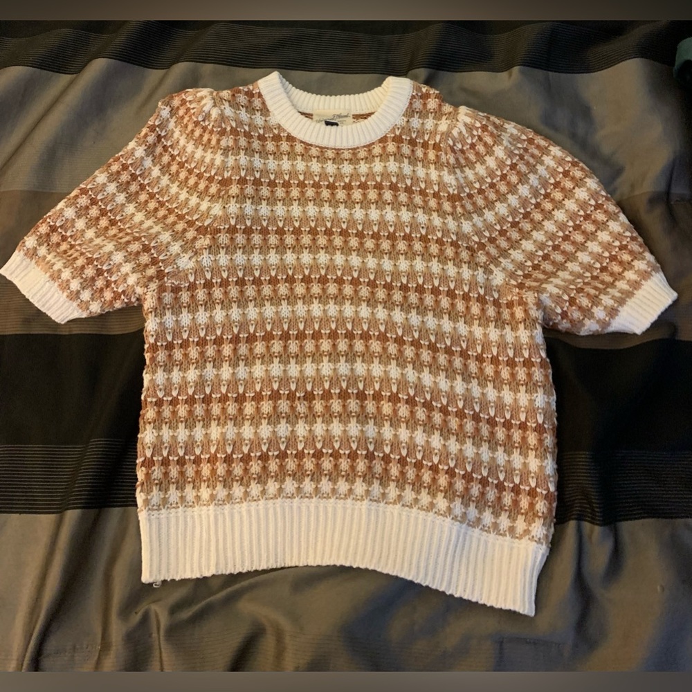 Universal Thread M Crochet Top